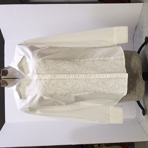 Striking detail white blouse Liz Claiborne PL